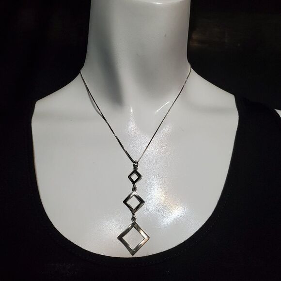 Piercing Pagoda Sterling Silver Box Chain Necklace - Picture 1 of 6